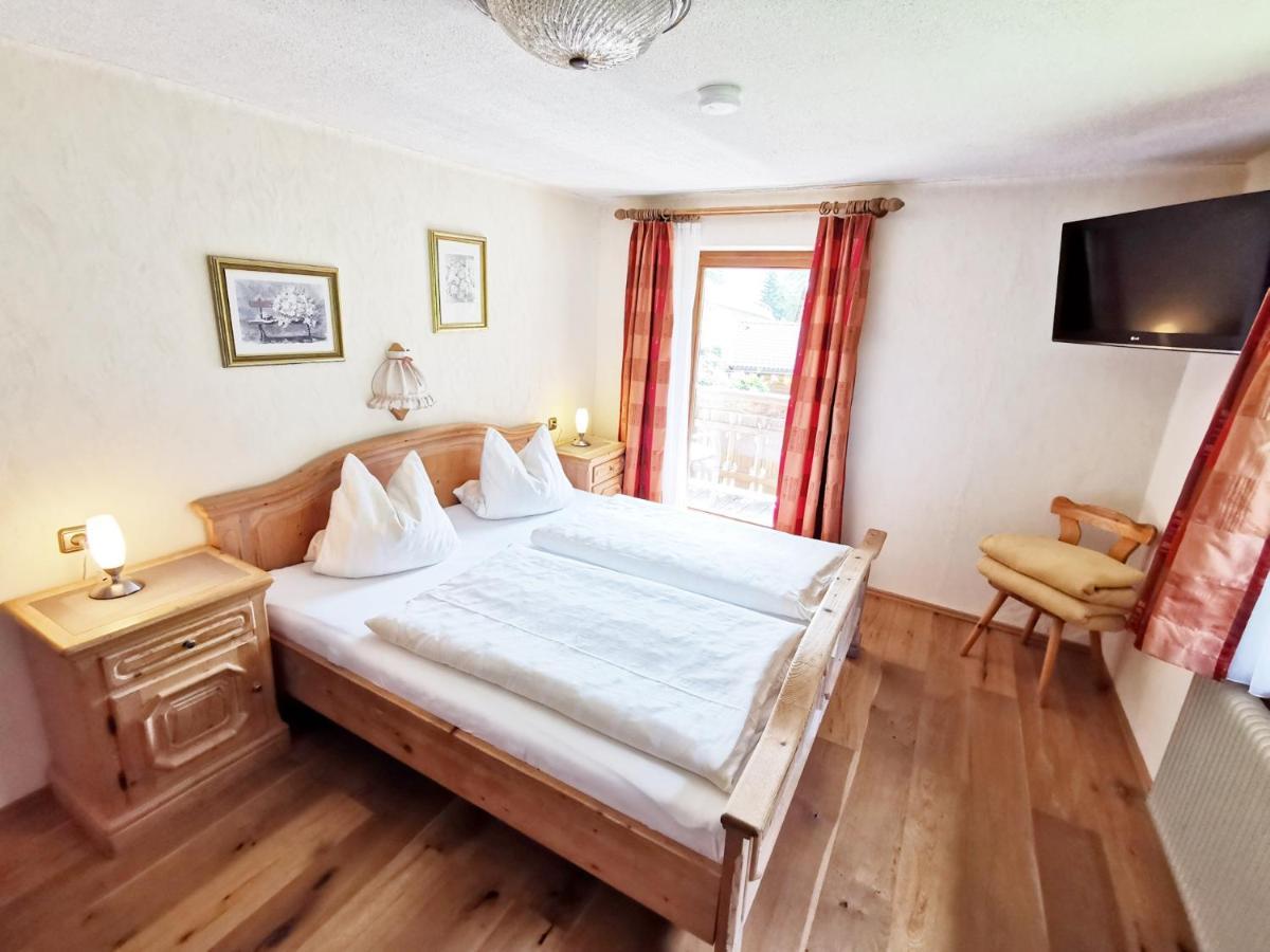 Haus Marienheim Bed and Breakfast Heiligenblut Exteriör bild