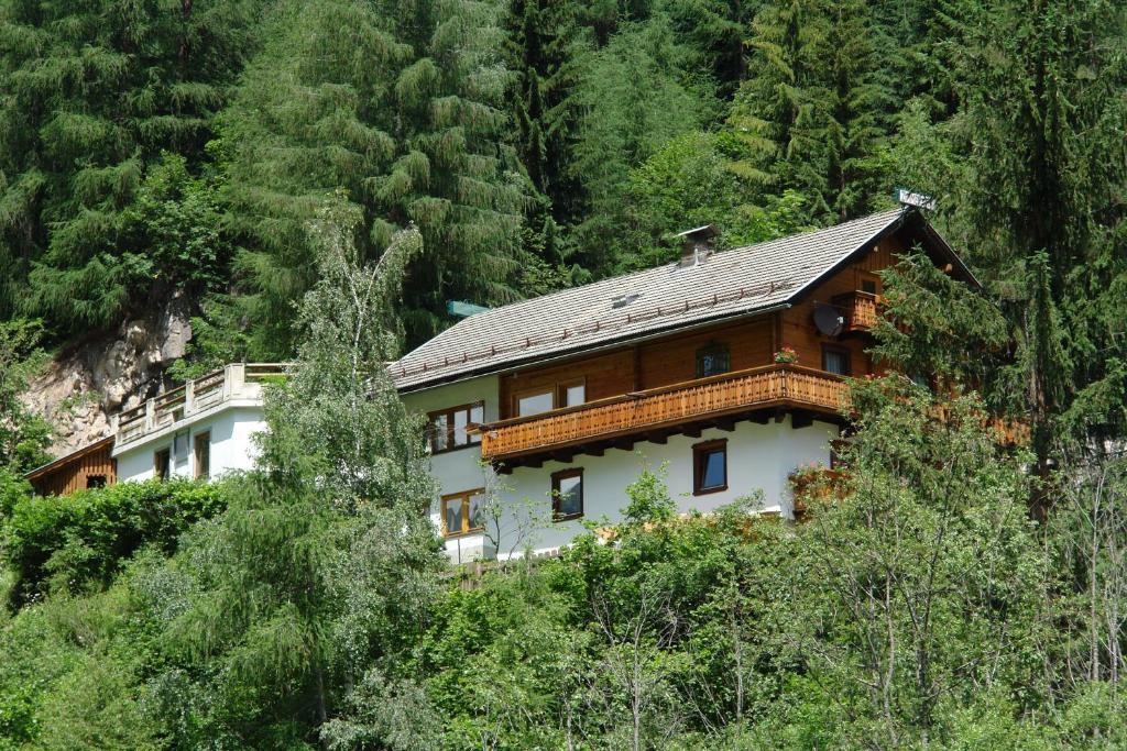 Haus Marienheim Bed and Breakfast Heiligenblut Exteriör bild